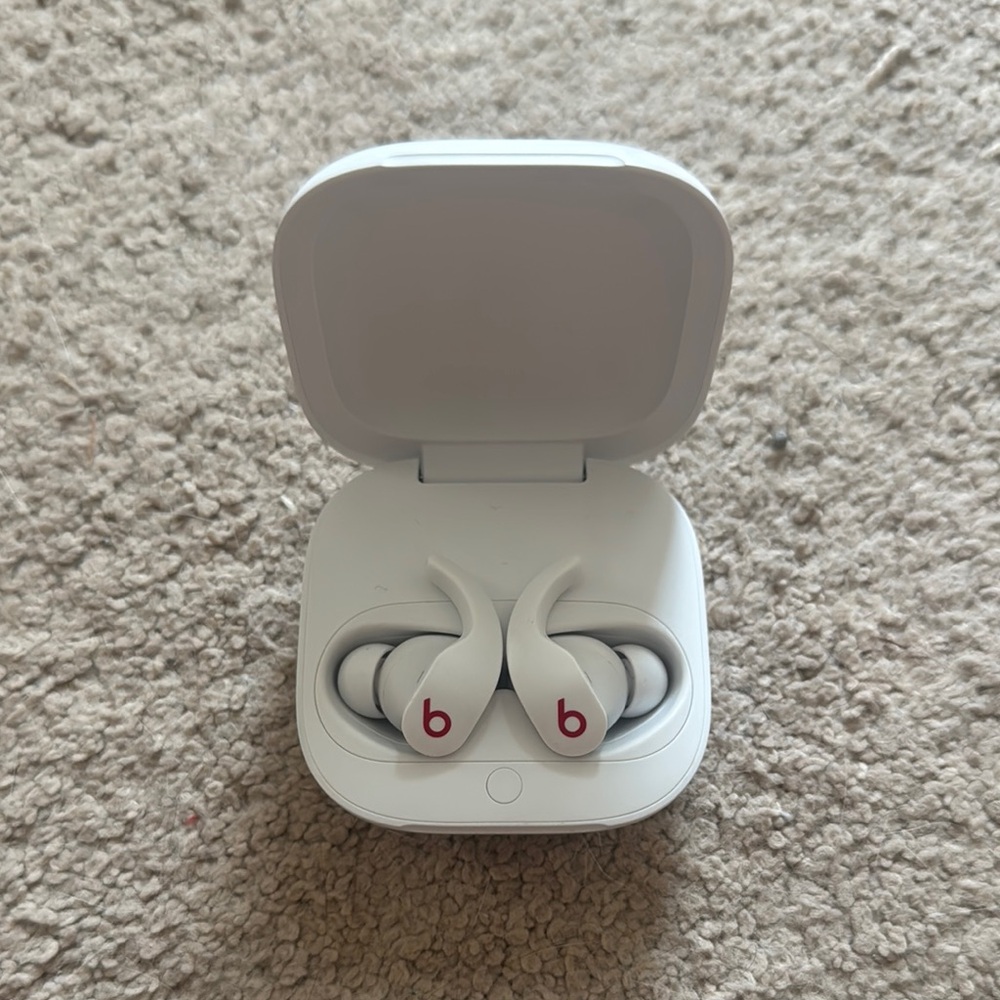 Beats fit pro White Wireless Earbuds
